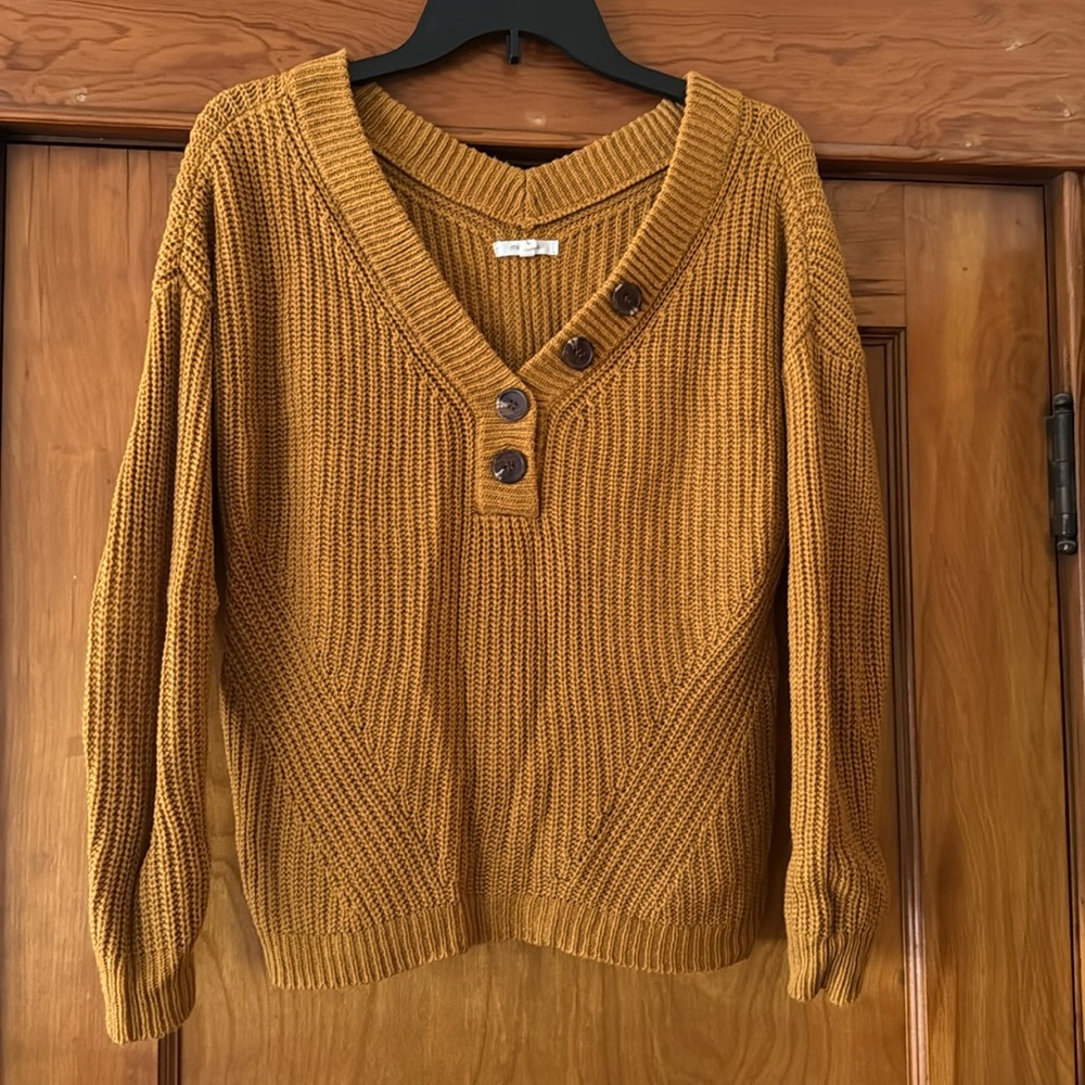 Maurice’s sweater sz large